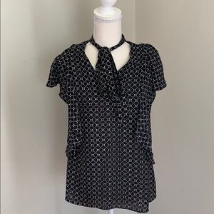 women’s black top